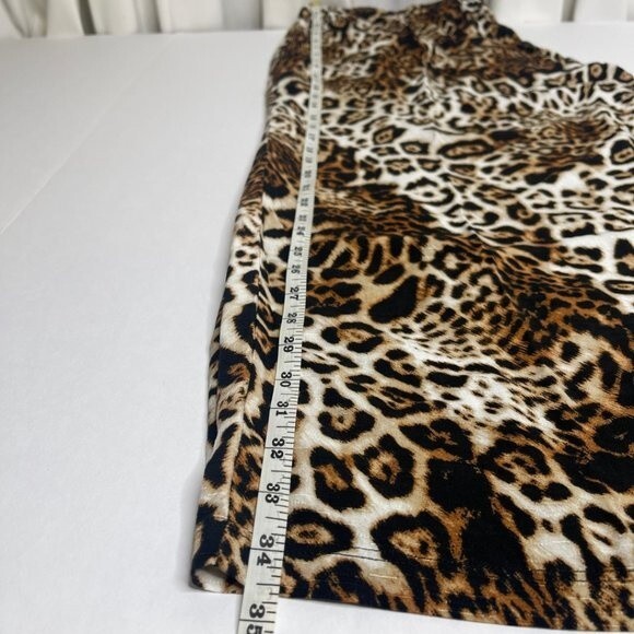 Women's Animal Printed Wide- Leg Pants Side Pockets - Plus Size - Picture 11 of 15